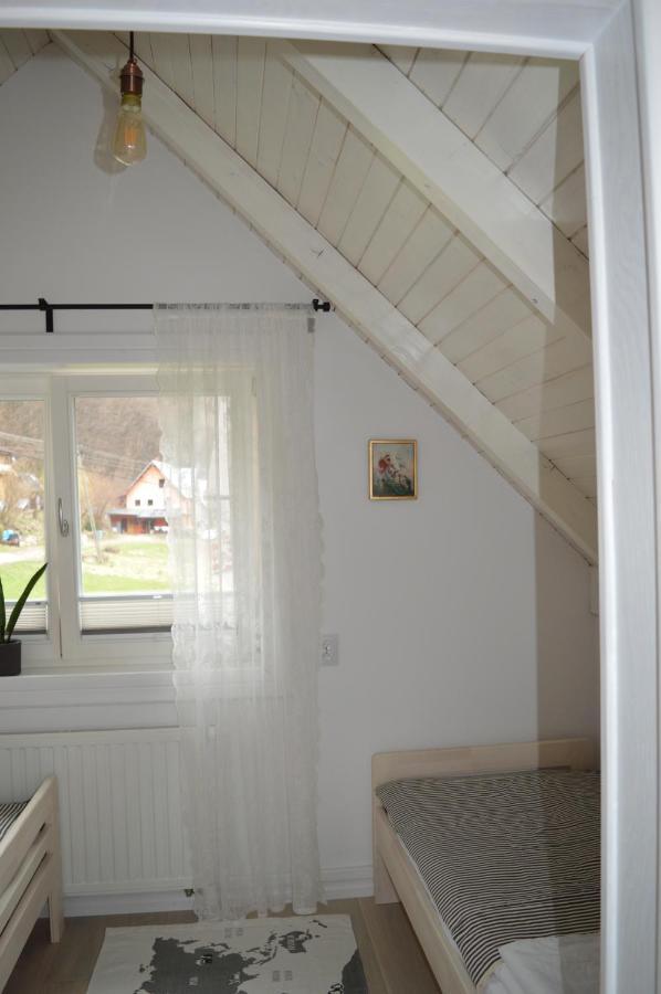 Bialy Domek Tylmanowa Kültér fotó